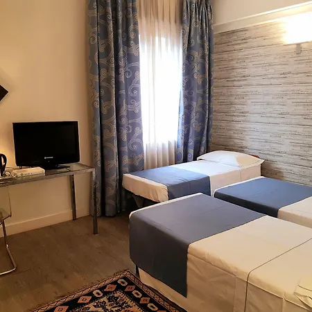 Lancaster Hotel 4*