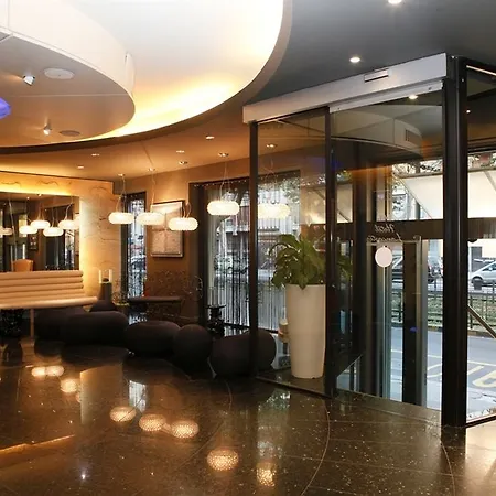 Lancaster 4*