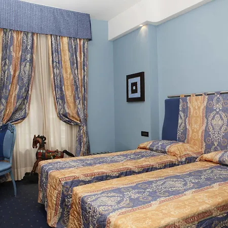 Lancaster Hotel 4*