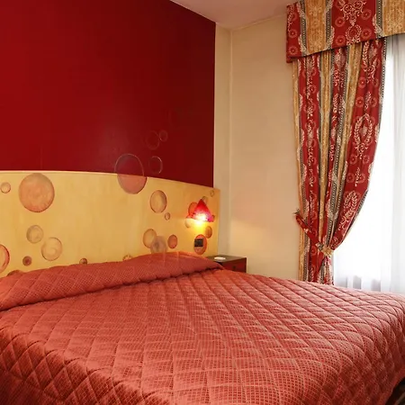 Hotel Lancaster 4*