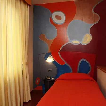 Lancaster Hotel