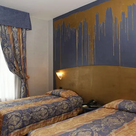 Hotel Lancaster 4*