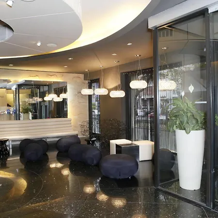 Lancaster Hotel