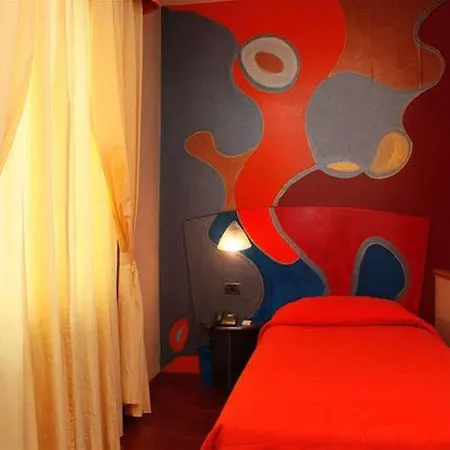 Lancaster Hotel 4*