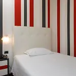 Lancaster 4*