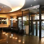 Lancaster 4*